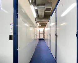 荒川区南千住の安いトランクルーム・スぺラボ