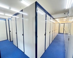 新富町の屋内型トランクルーム・スペラボ