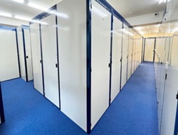 港区新橋の屋内型トランクルーム・スペラボ