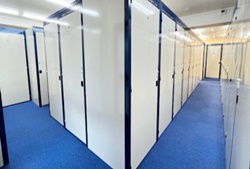 文京区根津の屋内型トランクルーム・スペラボ