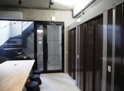 新宿区の棚付きトランクルーム・スペースプラス