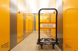 文京区千石の屋内型トランクルーム・ハローストレージ