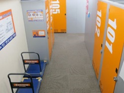 小竹向原の屋内型トランクルーム・ハローストレージ