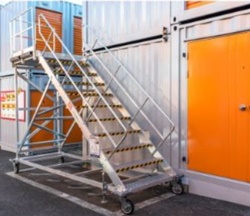 杉並区の屋外型トランクルーム・ハローストレージ