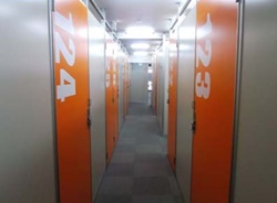 泉岳寺の屋内型トランクルーム・ハローストレージ