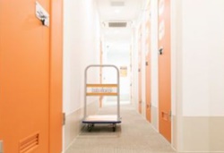 足立区綾瀬のトランクルーム・ハローストレージ