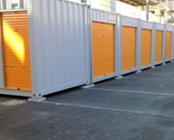 綾瀬の屋外型トランクルーム・ハローストレージ