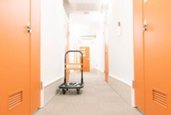 板橋区蓮根のトランクルーム・ハローストレージ