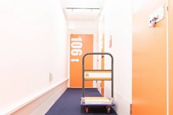 西荻窪のトランクルーム・ハローストレージ