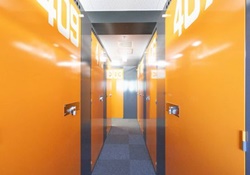 駒込の屋内型トランクルーム・ハローストレージ