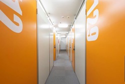 港区高輪の屋内型トランクルーム・ハローストレージ