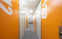 港区高輪台の屋内型トランクルーム・ハローストレージ